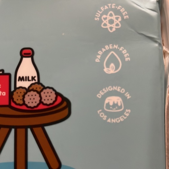 COPY - The Crème Shop x Hello Kitty Face Masks Confection Perfection infused es… - Picture 12 of 13